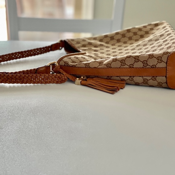 Gucci Hobo Bag Includes Box. - Picture 4 of 10